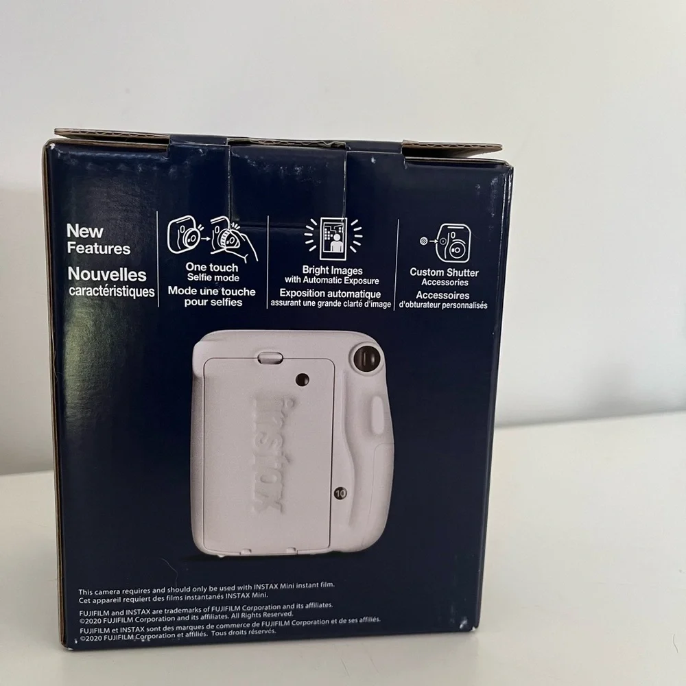 NWT Fujifilm Instax Mini SE Instant Camera - White